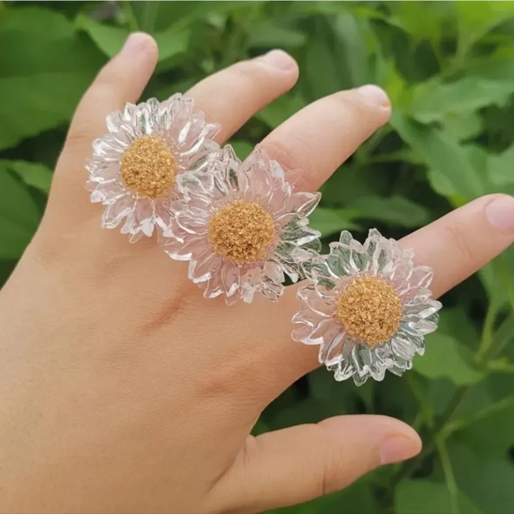 NWOT Tranparent Acrylic Sunflower Ring - Size 6